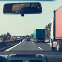 De ce foarte multe TIR-uri românești vor avea „interzis” în UE de la 1 ianuarie 2025? - Foto: pexels.com/Markus Spiske - Imagine cu rol ilustrativ