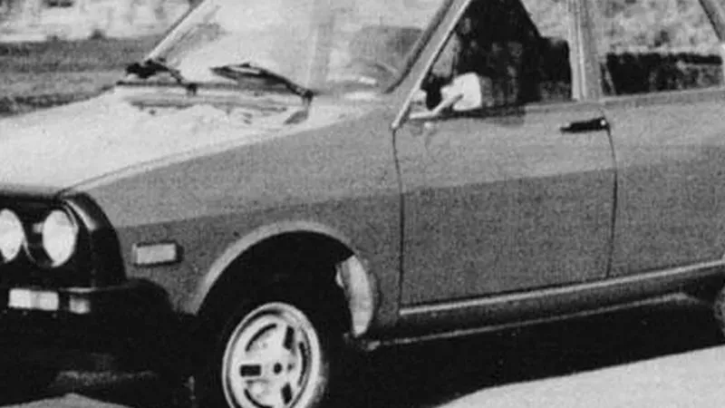 Șoferi în „Epoca de Aur”: Benzina – 8 lei, motorina – 7 lei, salariu - 2.500 lei, Dacia – 70.000 lei - Foto: automobileromanesti.ro