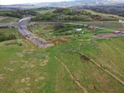 1.800.000.000 lei cheltuiți pentru ca autostrada să ocolească poteca urșilor. Animalele nu ar exista - Foto: Facebook/Asociația Pro Infrastructură