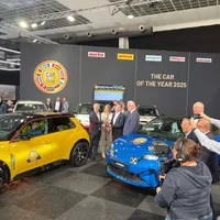 Renault 5 E-Tech este „Mașina Anului” 2025 în Europa. Dacia Duster, pe locul 5 - Foto: caroftheyear.org