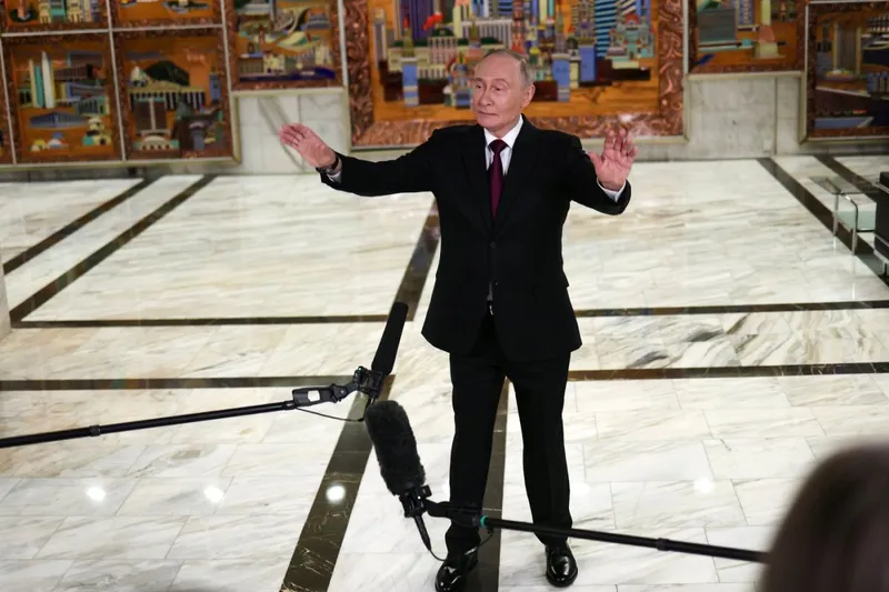 Vladimir Putin, la conferinţa recentă cu presa prietenă - Foto: Profimedia Images