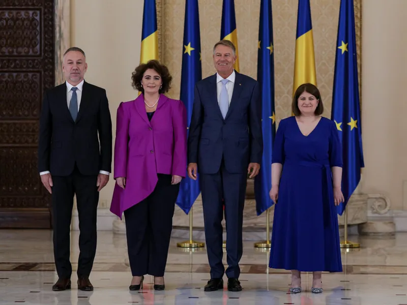 Președintele Klaus Iohannis și noii judecători de la CCR/FOTO: Inquam Photos / Octav Ganea