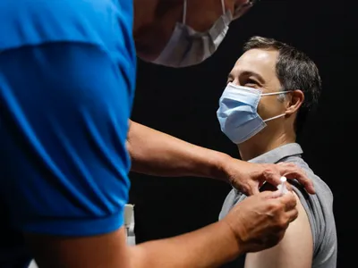 Belgia ia în considerare introducerea vaccinării obligatorii anti-COVID-19. / Foto: politico.eu