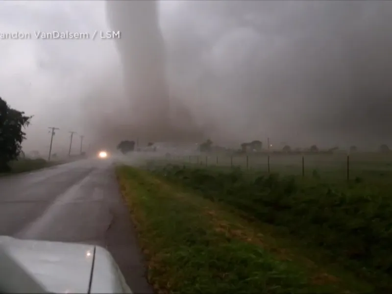 În 2013, tornada de la Oklahoma, SUA, a distrus o întreagă suburbie