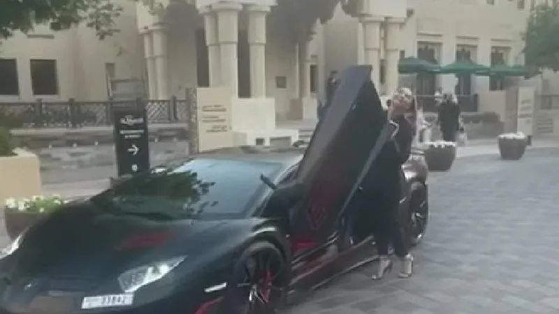 Anamaria Prodan a primit și un Lamborghini Aventador. / Foto: spynews.ro
