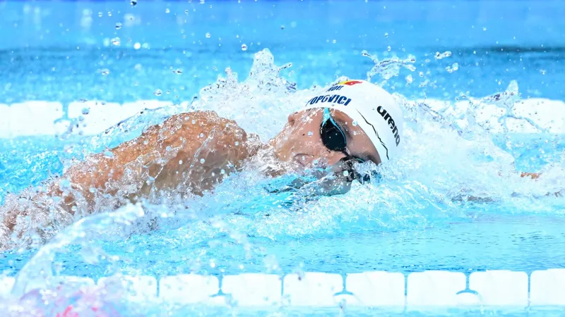 David Popovici s-a calificat în semifinalele probei 100 metri liber - Foto: Profimediaimages.ro