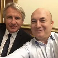 Fotografia postată de Codrin Ștefănescu la postarea în care-și anunță sprijinul pentru Teodorovici