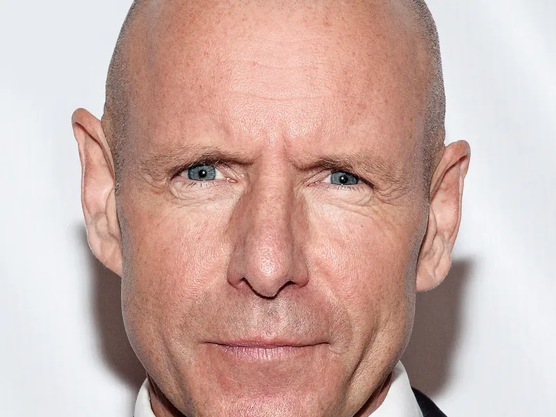 Co-creatorul Hugh Dillon, în rolul lui Ian Ferguson