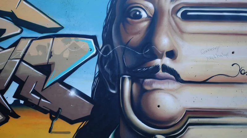 Salvador Dali. Obsedat de propriul subconştient. Scandalagiu. Mare pictor. Excentric până la limită - Foto: PXHere