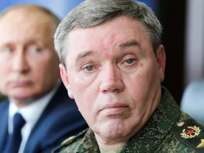 „Iulia, uită-te la expresia idioată a lui Gherasimov”. O rusoaică ironizează conducerea lui Putin într-un apel interceptat de ucraineni