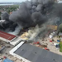 Incendiu major la un depozit din Bucureşti. Pericol de extindere. O școală, închisă de urgență - Foto: ISU București Ilfov
