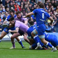 Mijlocașul scoțian  Blair Kinghorn plonjează peste linie pentru al doilea său eseu al Scoției în meciul cu Italia din Turneul celor Șase Națiuni - Foto: Profimedia Images