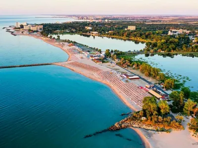 Pe plaja din Mamaia unde are loc festivalul Sunwaves au fost găsite droguri. Poliția a intervenit Foto: Profimedia (fotografie cu caracter ilustrativ)