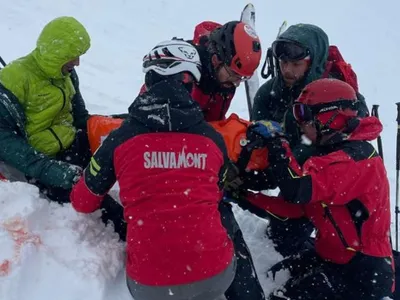 Risc de avalanșe la Bâlea Lac: Doi turiști salvați după ce au fost surprinși de o avalanșă masivă. : FOTO - Salvmont Sibiu(imagine cu rol ilustrativ)