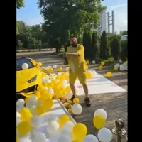 Tzancă Uraganu și-a luat Lamborghini de 300.000€ în pantaloni scurți - Foto: captură video