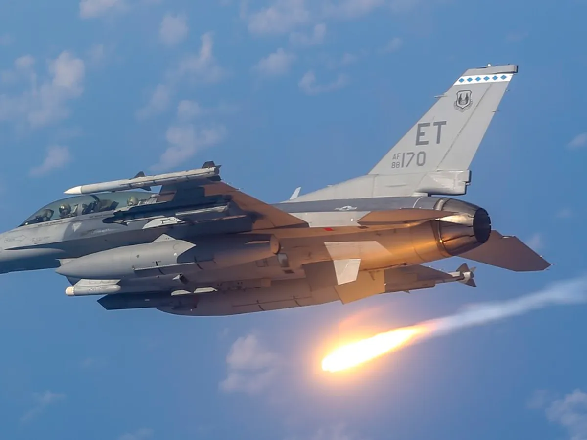 VIDEO Piloți veterani pe F-16 din SUA și Olanda, angajați să doboare rachete și drone ale Rusiei în Ucraina