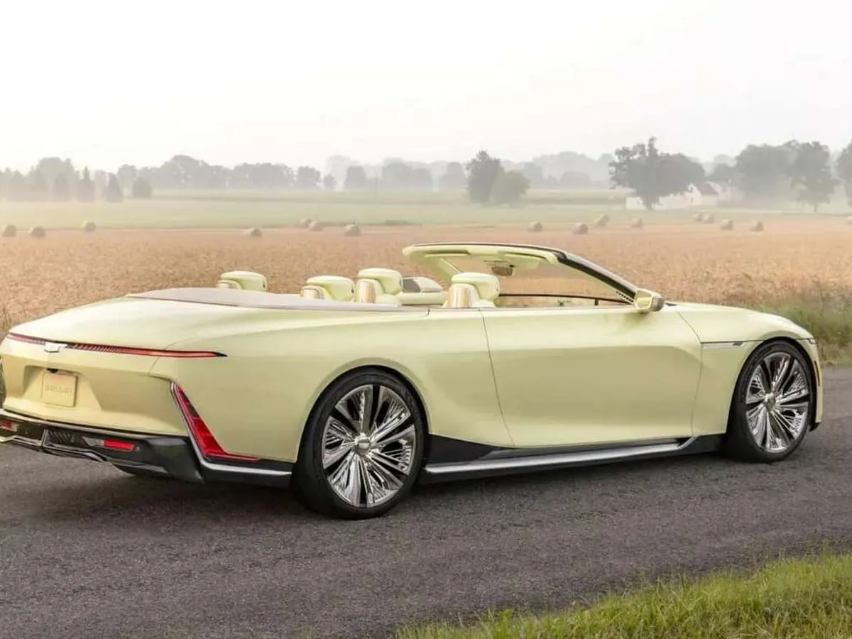 Prima mașină electrică decapotabilă de lux. Preț, peste 300.000 $. Are și fluier pentru păsări - Foto: Cadillac