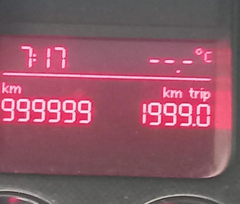 Un Passat TDI a dat peste cap kilometrajul &icirc;n Rom&acirc;nia &icirc;n 20 de ani: 1.000.000 km - Foto: Volkswagen Romania