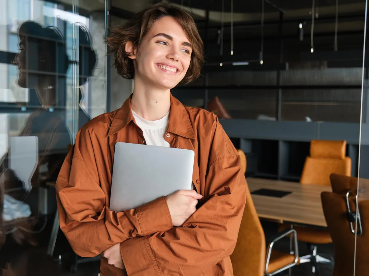 Bani tinerilor care se angajează prima dată şi pentru mamele cu cel puţin 3 copii. Ministrul Muncii anunță