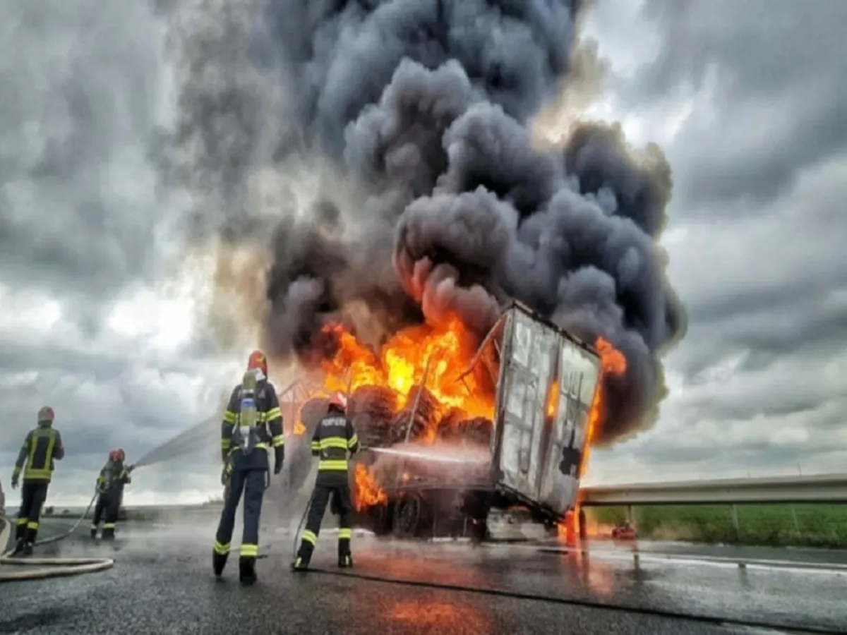 Incendiu la un TIR pe autostradă - Foto: captură FocusPress