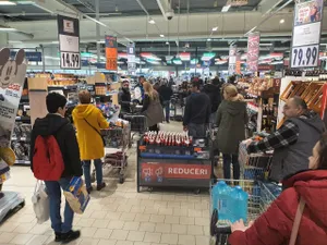 Cine sunt inițiatorii proiectului prin care românii nu mai au acces la supermarket duminica foto: Arhivă