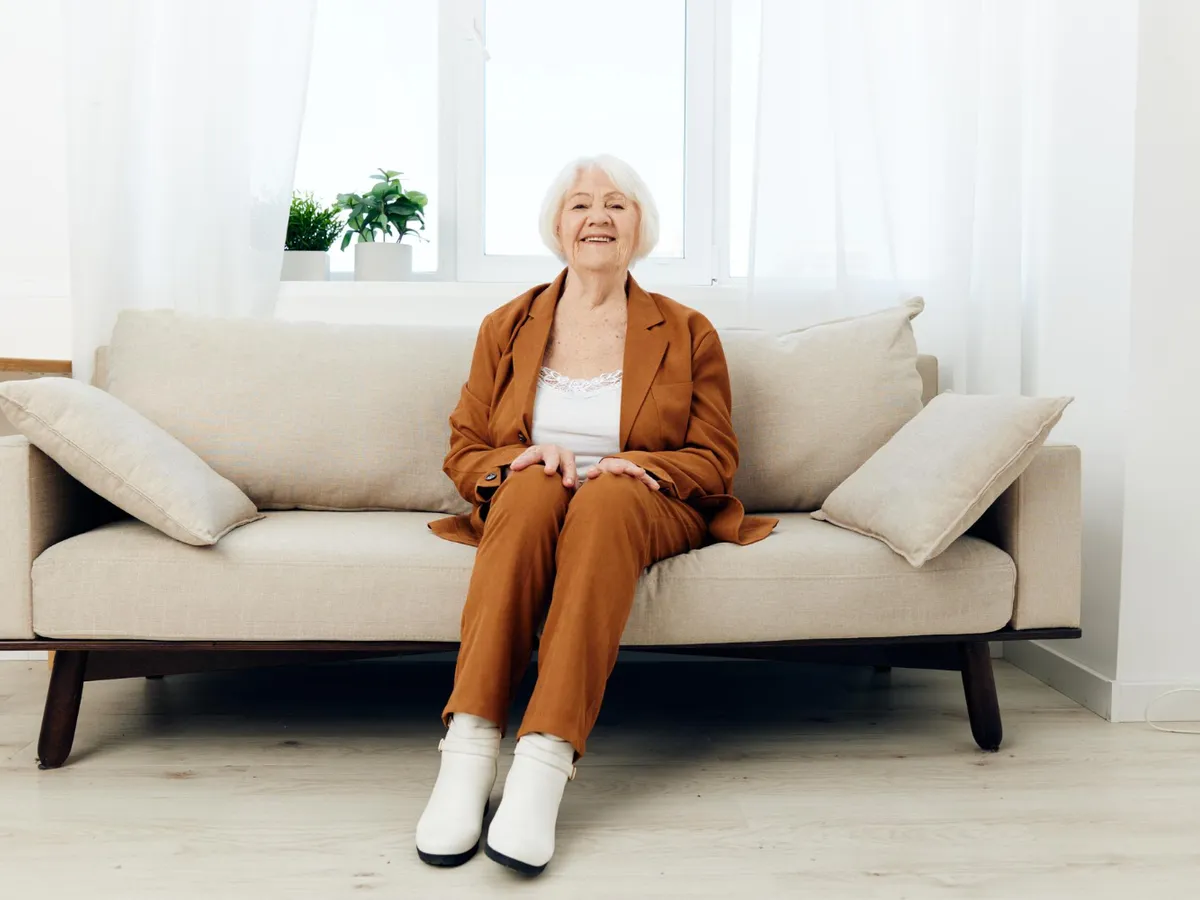 Pensionar așteptând indemnizația - Foto: Freepik