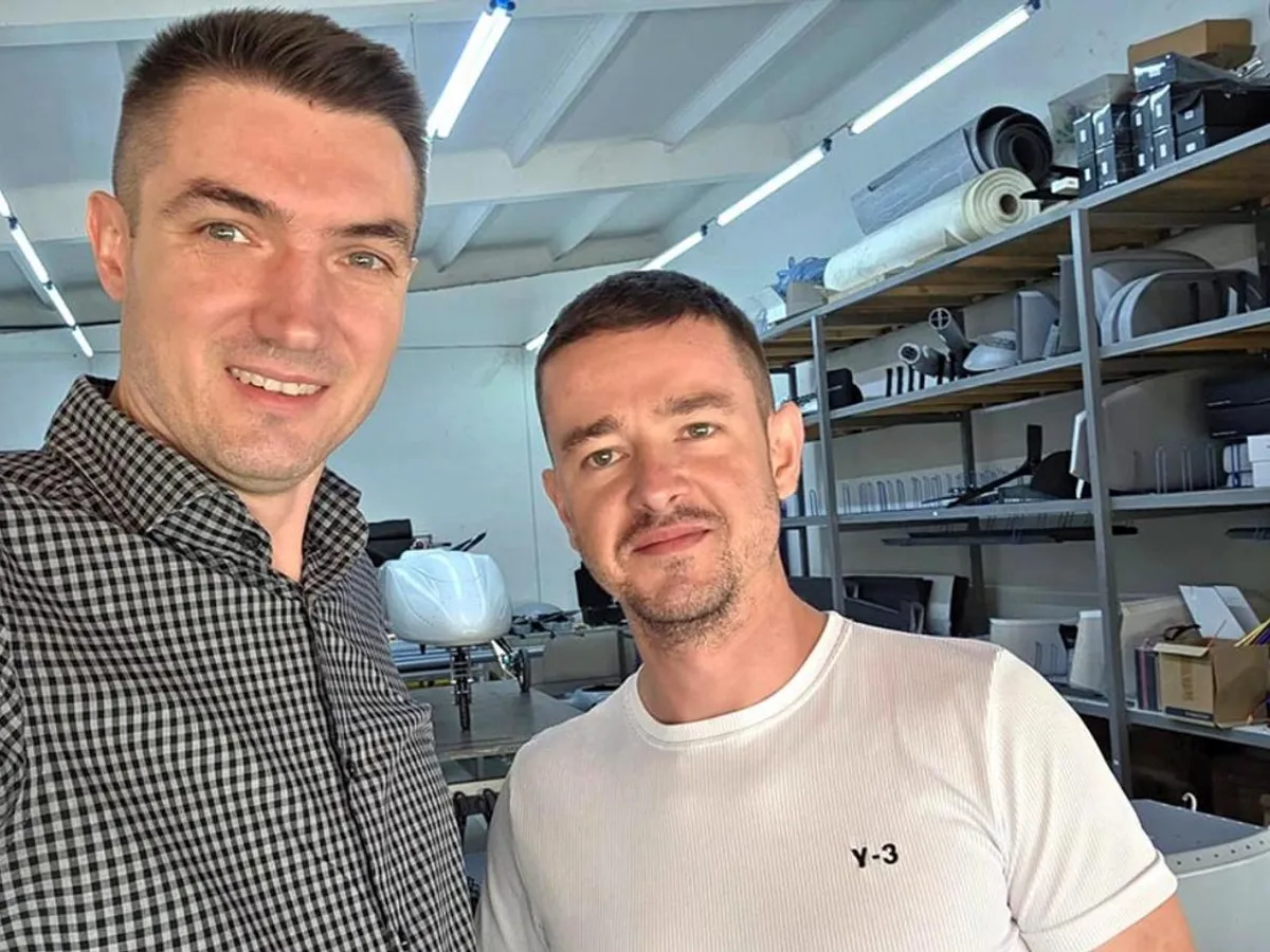 Ion Mocanu şi Anton Danici, la sediul Qognifly - Foto: piataauto.md