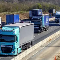 Criza post-Brexit de șoferi de TIR: Londra s-a sucit, va acorda 10.500 de vize temporare de muncă. / Foto: ft.com