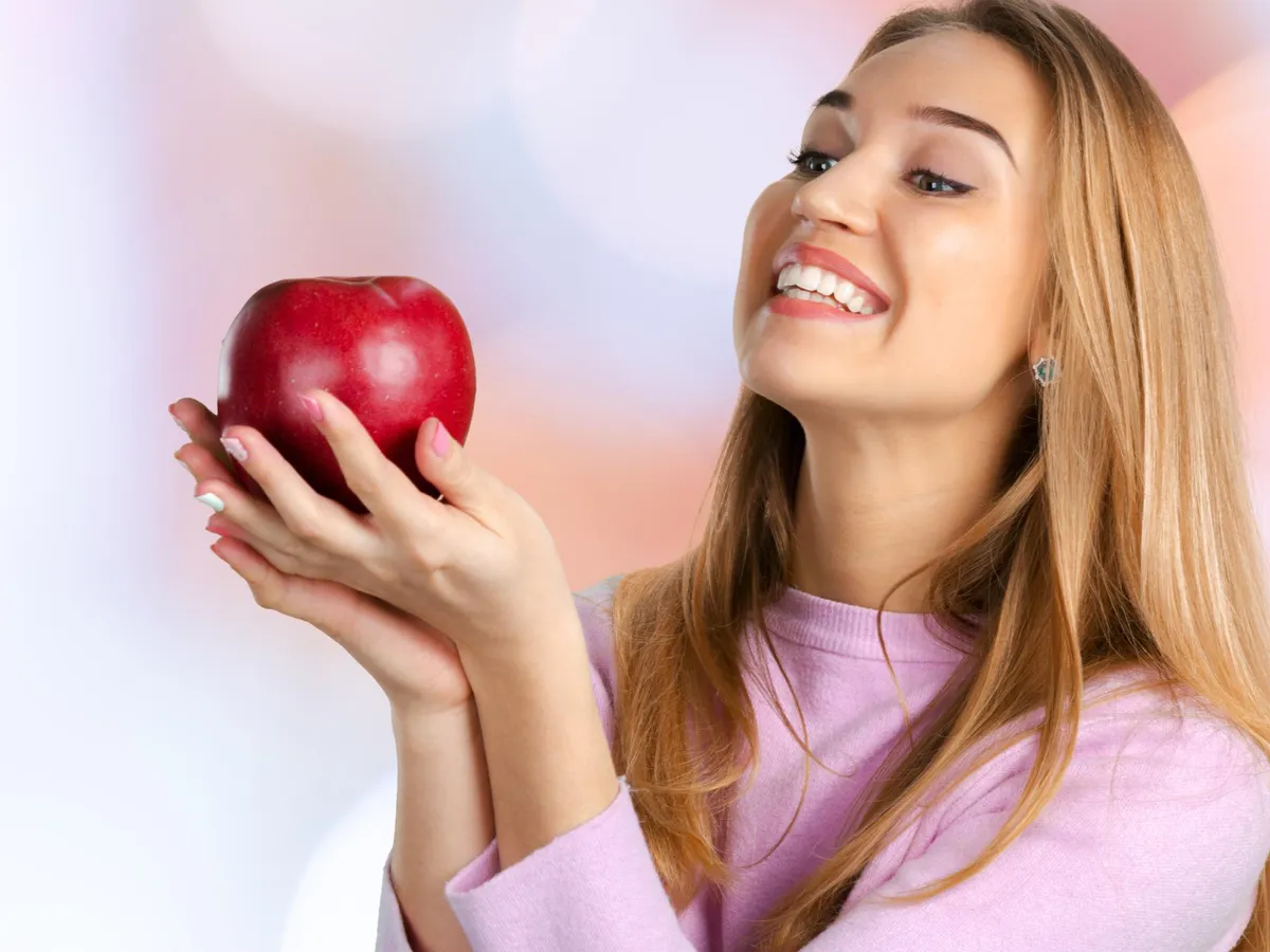 ONG: 85% din merele din Polonia sau Italia au pesticide. „Mai bine le curățați de coajă înainte de consum”