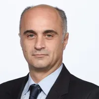 Candidatul PNL pentru şefia CJ Argeş: „În Spitalul Judeţean Argeş funcţionează un singur lift din 6” - Foto: Facebook/ Radu Perianu