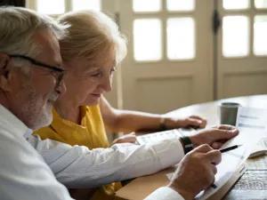 Care pensionari pierd 1.500 lei la pensie? Banii, recuperați de la Casa de Pensii doar în instanță Foto: Freepik (fotografie cu caracter ilustrativ)