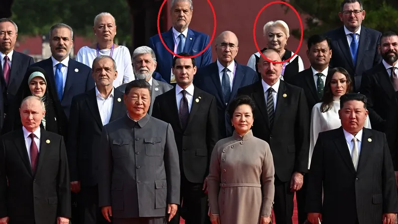 Reacția MAE după ce Adrian Năstase și Viorica Dăncilă au apărut în poze cu Putin, Xi și Kim Jong Un