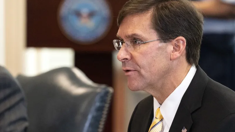 Fostul secretar american al Apărării Mark Esper este de părere că Statele Unite ar trebui să desfăşoare mai multe trupe în zona Mării Negre. / Foto: apnews.com
