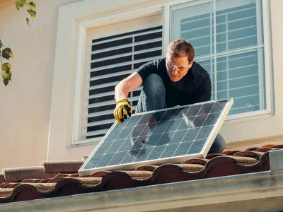 Panourile fotovoltaice de balcon reduc factura la curent cu 30% - Foto: Pexels (cu rol ilustrativ)