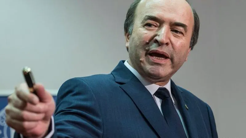 Tudorel Toader, vechiul și noul rector de la UAIC/FOTO: dw.com