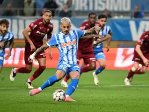Alex Mitriță poate pleca de la Craiova oricând vrea el! Mihai Rotaru a fost deja de acord să-și piardă vedeta