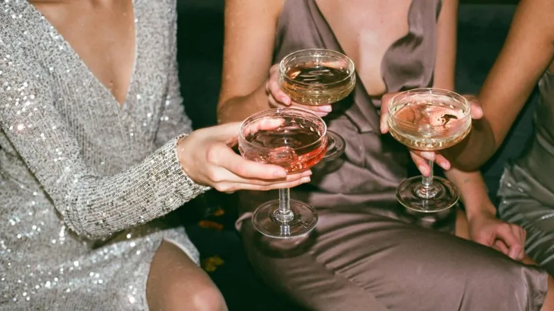 Instituțiile de stat din Iași tratează alcoolismul ca acum 50 de ani - Foto: Pexels/Inga Seliverstova