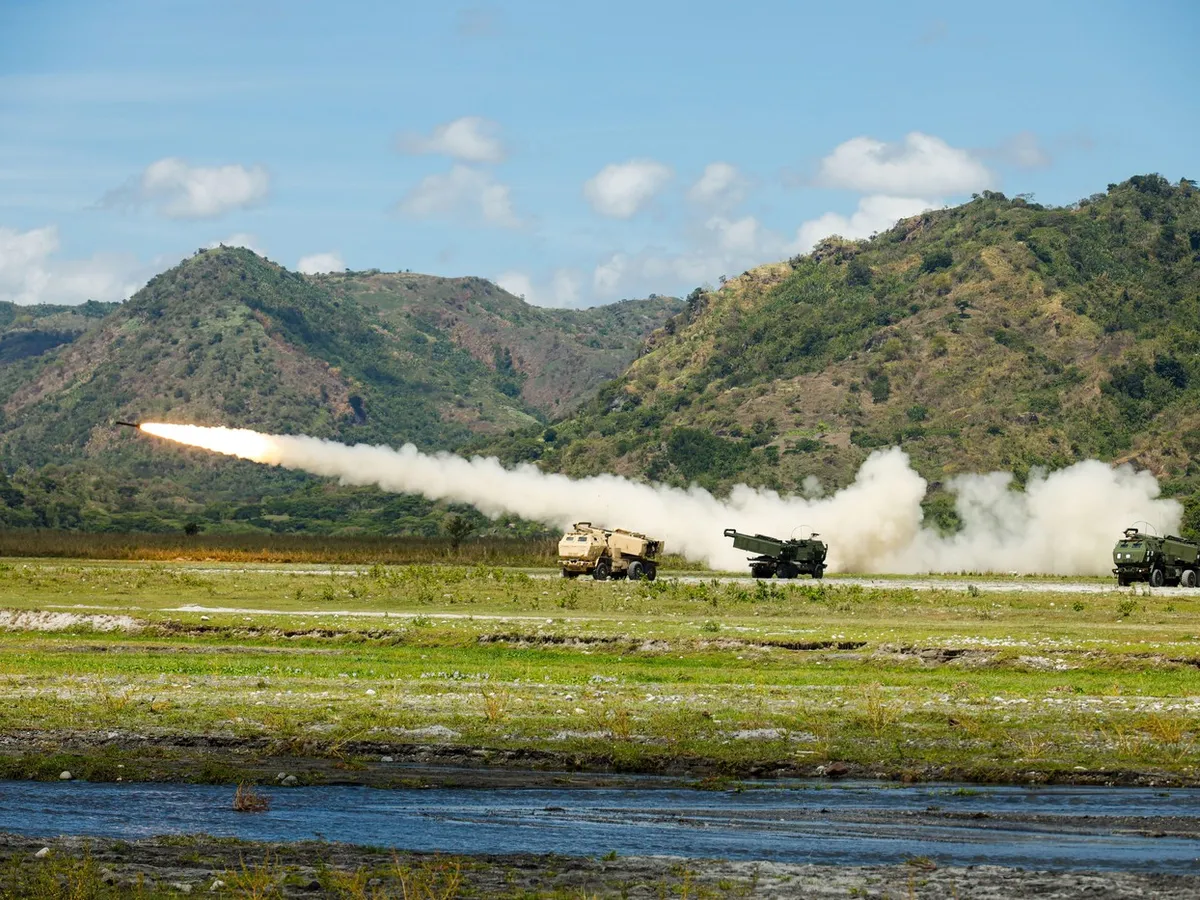 Armata SUA a activat un batalion de artilerie pentru Europa. Are peste 500 de soldați și sisteme HIMARS