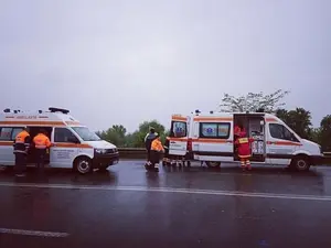 Un bărbat a fost accidentat mortal pe DN1 la Băicoi. Traficul se desfășoară cu dificultate/FOTO: Facebook/Ambulanta