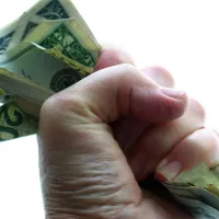 Câţi ani i-ar trebui României pentru a-şi reduce deficitul bugetar excesiv - Foto: Flickr/liz west