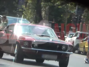 Fotbalistul Adrian Popa, pasionat de mașini. Are Ford Mustang Mach 1 din 1969 - Foto: captură video spynews.ro