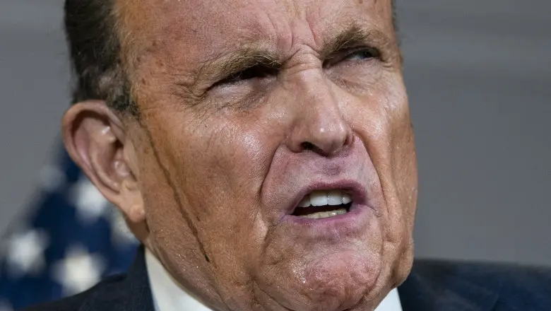 Rudy Giuliani a încercat să răstoarne rezultatul alegerilor prezidențiale în mai multe state, însă toate contestațiile sale au eșuat din cauza lipsei de probe și a viciilor procedurale/FOTO: Getty