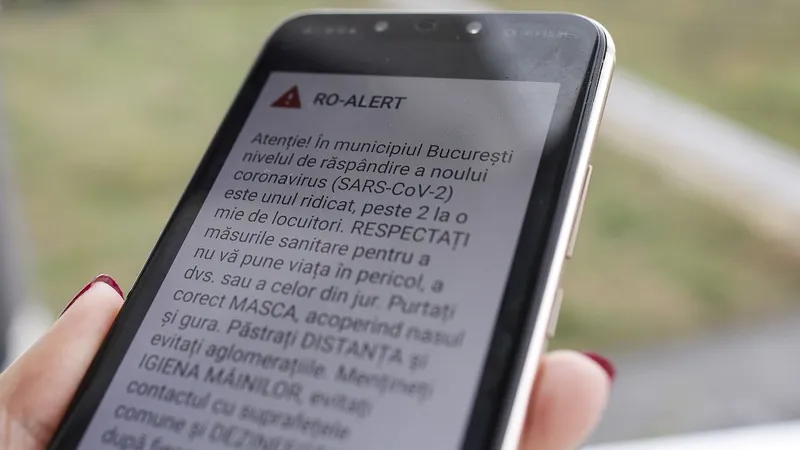 Cum se schimbă mesajele Ro-Alert. Ce vor face ele de acum încolo. Ce se va întâmpla la tv? - Foto: INQUAM PHOTOS/Octav Ganea