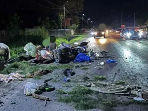 Carnagiu, pe un drum din Neamț. O căruță cu 10 persoane la bord, spulberată de o mașină - Foto: ISU