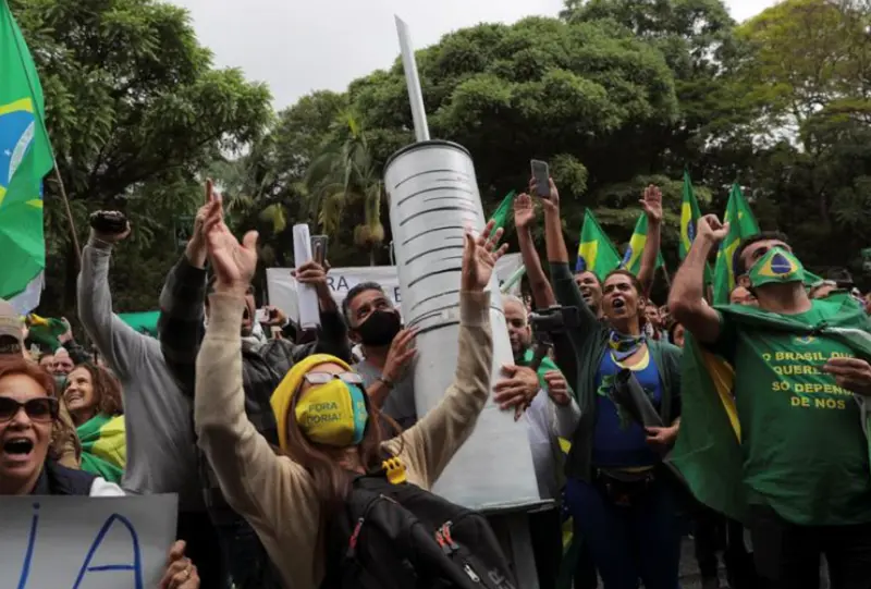 Testele pentru vaccinul anti-COVID produs în China au fost oprite în Brazilia/FOTO: Twitter