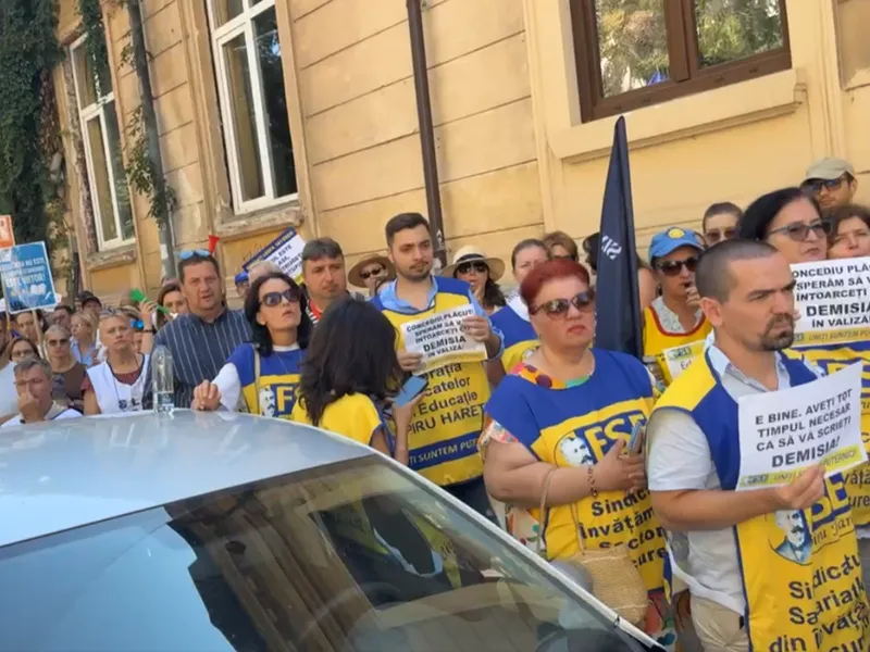 Protestele în Educație continuă. Profesorii amenință că blochează începutul anului școlar - Foto: captură video, Facebook / Federatia Sindicatelor din Educație „Spiru Haret