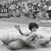 Vali Ionescu a doborât recordul mondial la săritura în lungime în 1982 Foto: COSR.ro