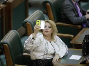 Șoșoacă fără mască în Senat/FOTO: Inquam Photos/George Călin