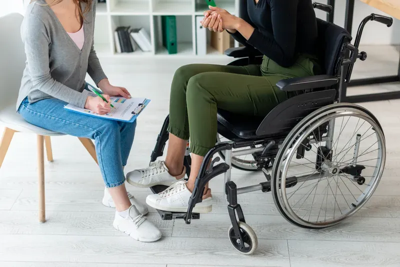 Persoană cu handicap - Foto: Magnific (Imagine cu rol ilustrativ)