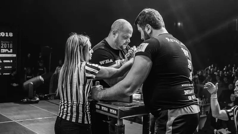 Campionul național de skandeberg Sabin Bădulescu se antrena cu 93 de ghivece cu canabis Foto: Facebook